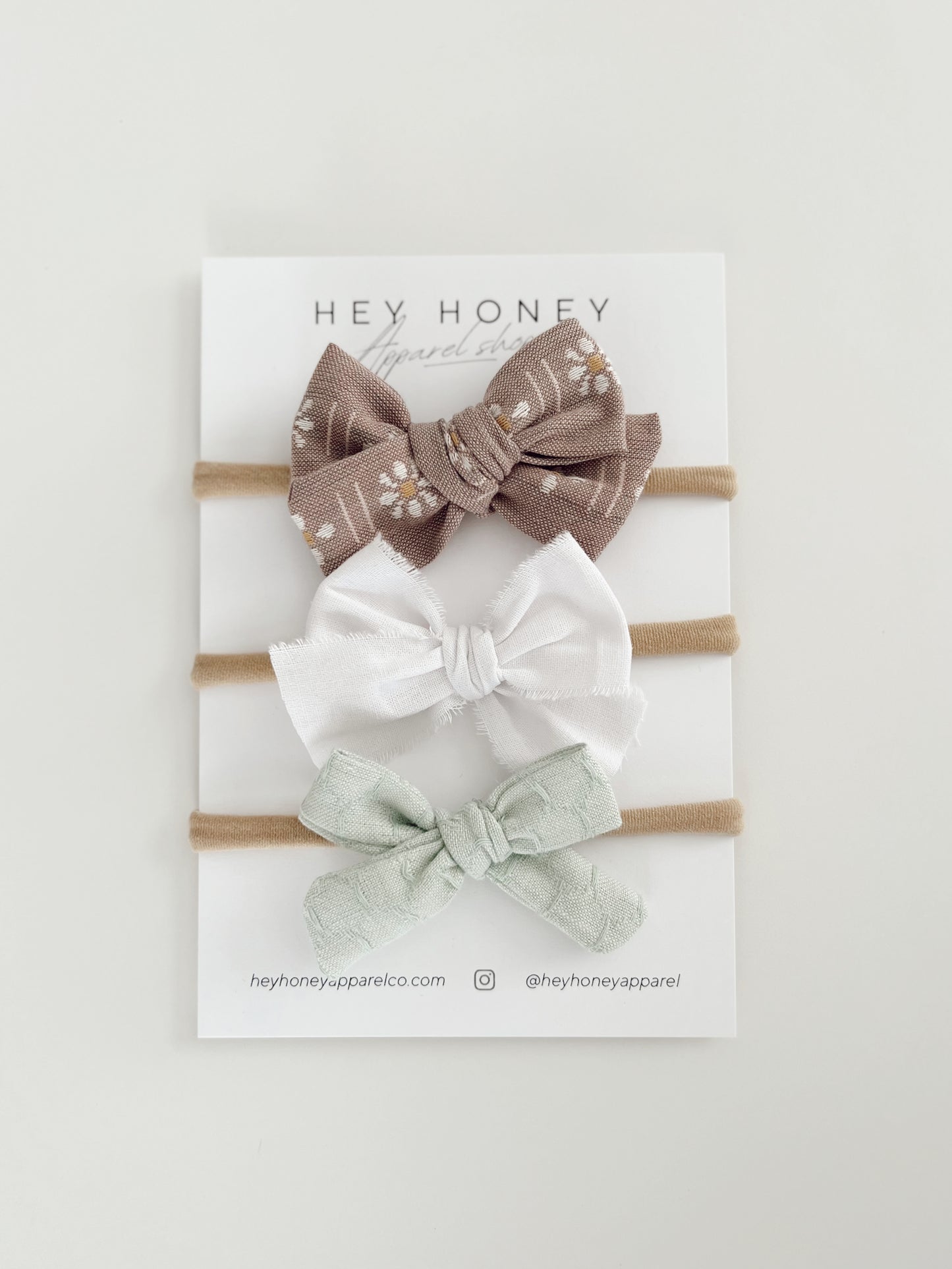 April Bow Set