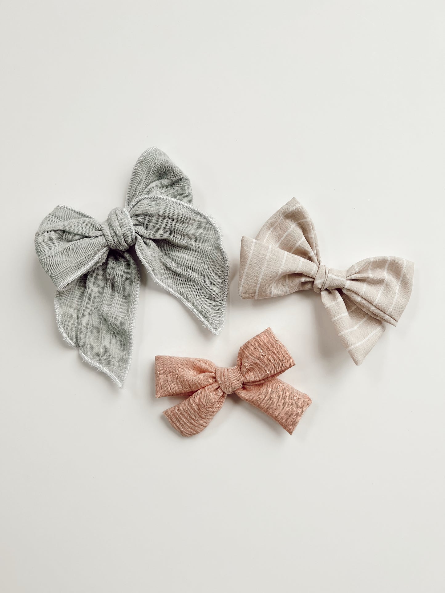 April Bow Set - 2023