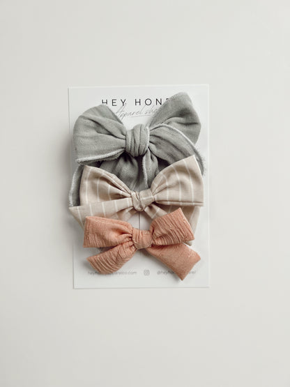 April Bow Set - 2023